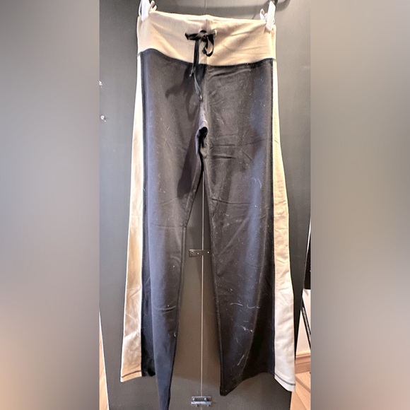 OG style Lulu Lemon pants - Picture 1 of 2